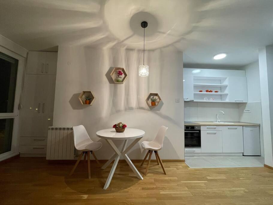 Vera's Place Apartment *
